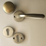 Safety front-door round knob set + rose