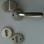 Safety front-door blade knob set + rose